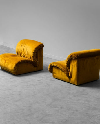 Pair of Doimo Salotti Lounge Chairs, 1970s